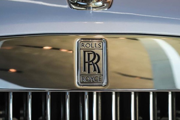 image of the official Rolls Royce font